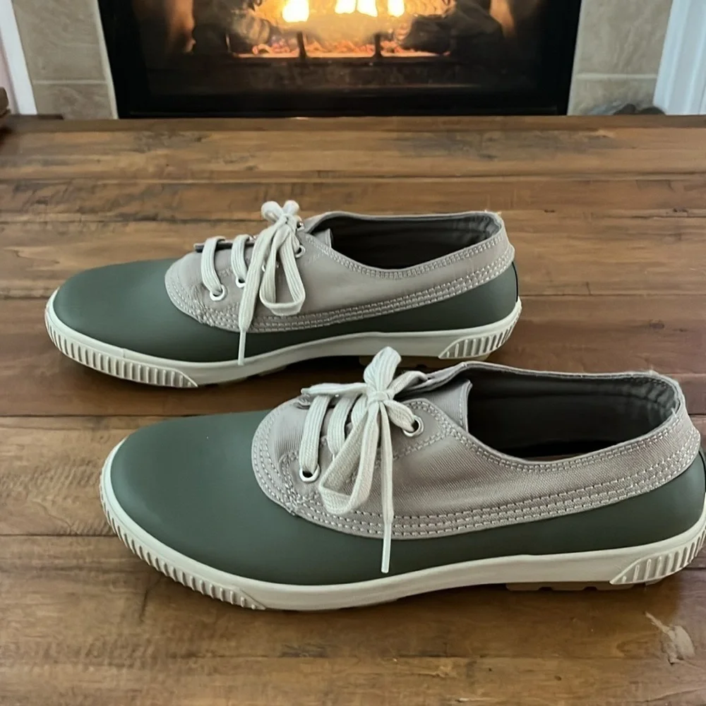 Cougar Green /Camel Lace Up Dash Duck Sneaker Size 10